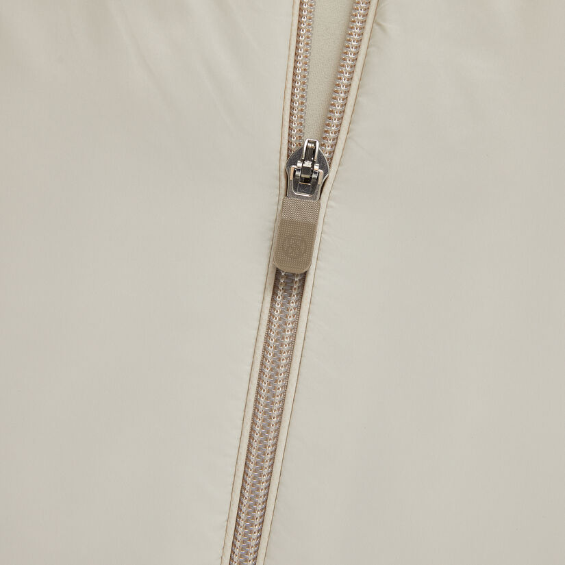 PERFORMER NYLON VEST image number 6