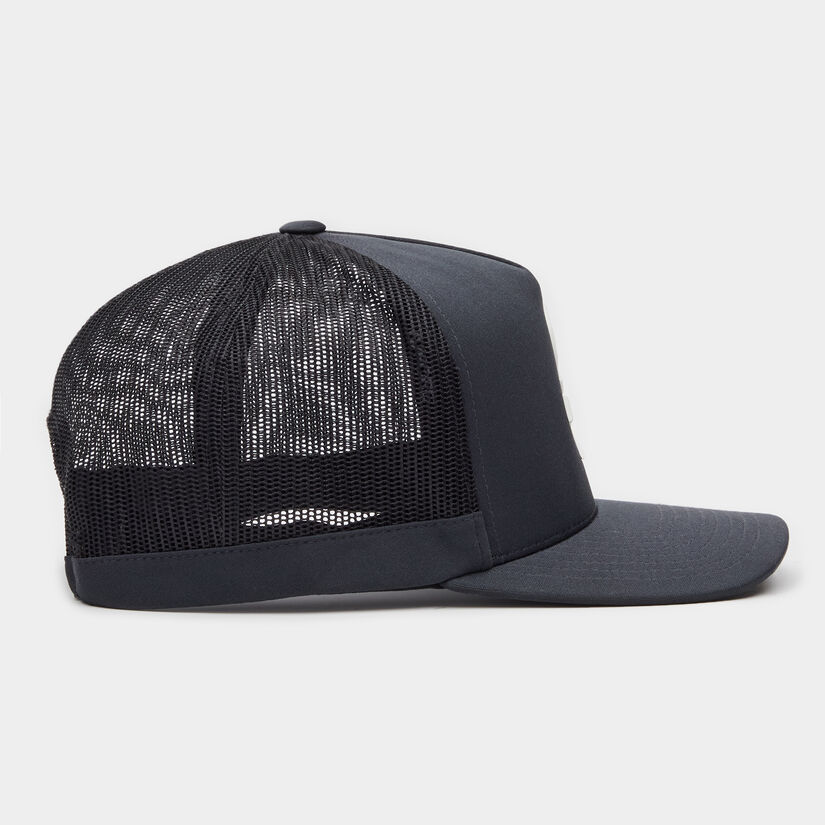 SKULL & T'S TRUCKER image number 3