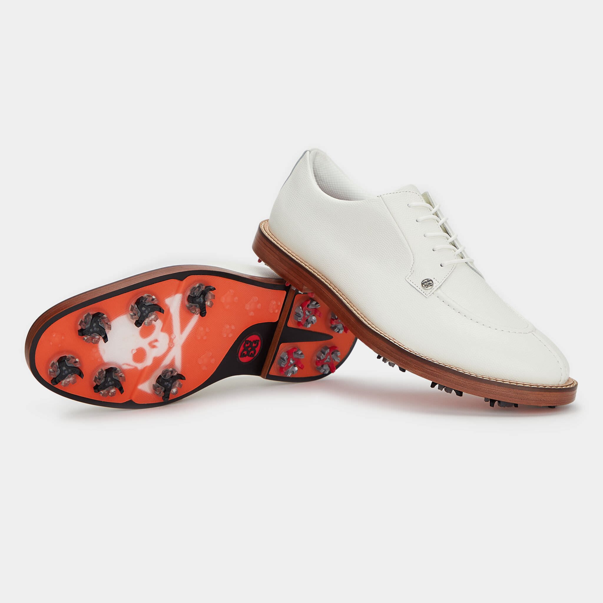 Saddle lock outlet shoes