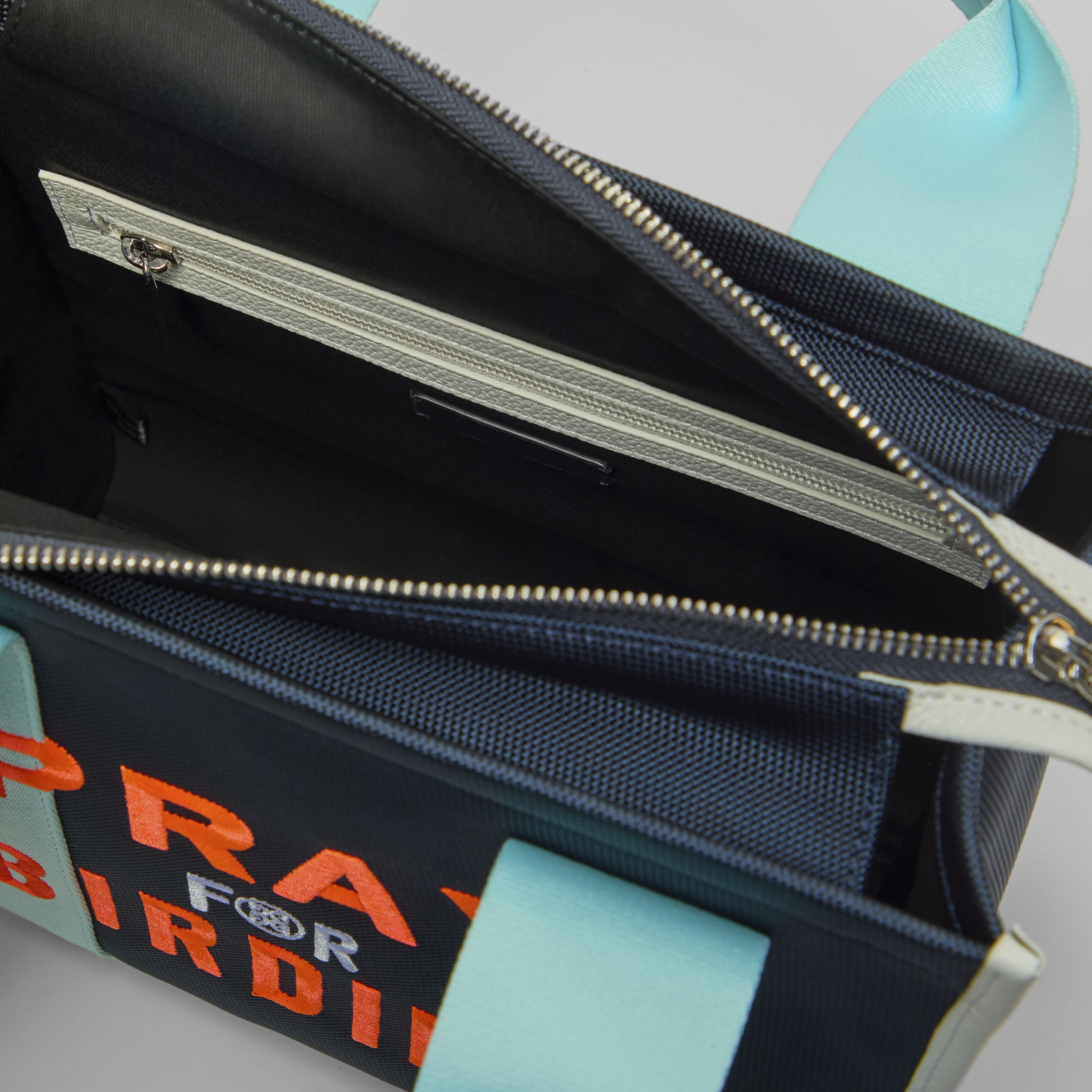 バッグ praying bag GUC000027_TWLT_1.jpg?sw=1260
