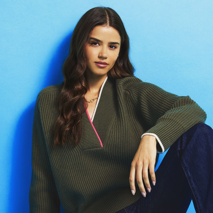 CHUNKY RIB MERINO WOOL RELAXED FIT V NECK SWEATER image number 2