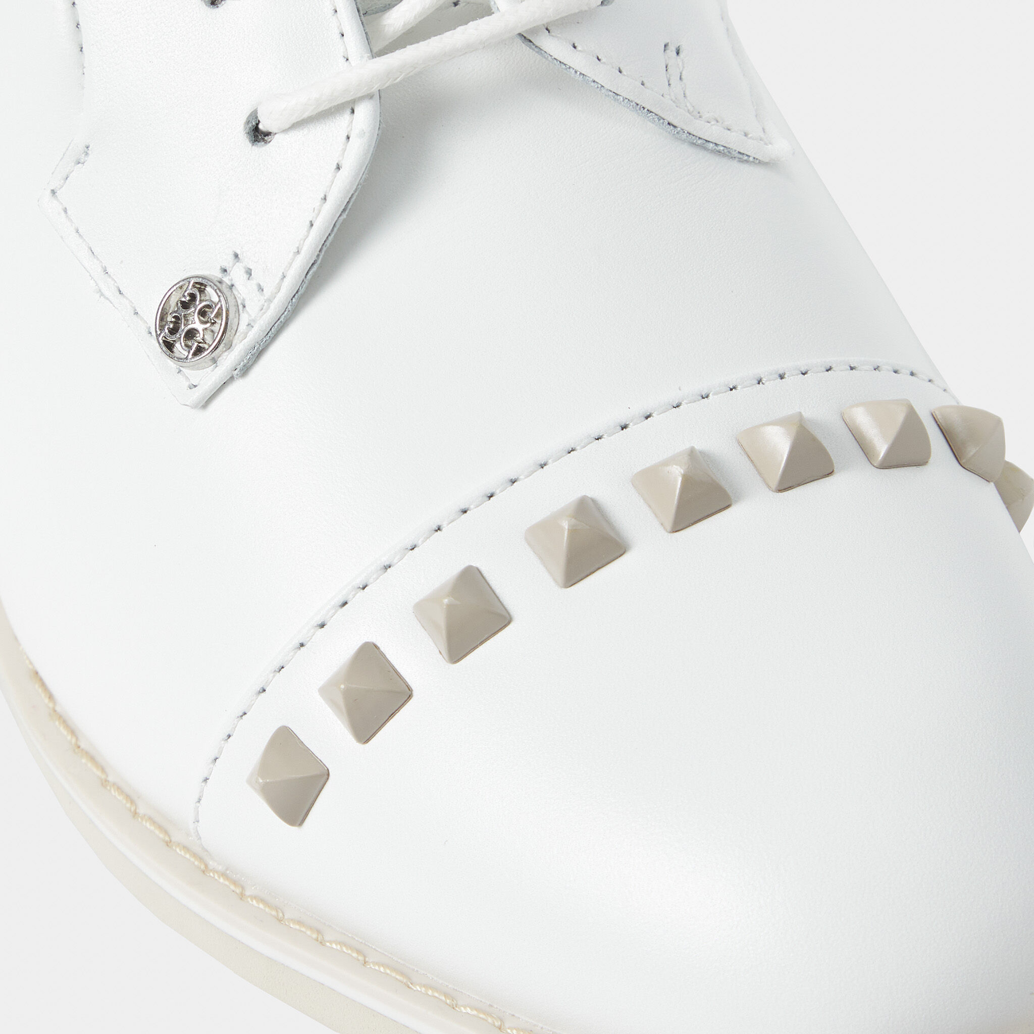 WOMEN S GALLIVANTER LEATHER STUD CAP TOE GOLF SHOE WOMEN S GOLF SHOES G FORE
