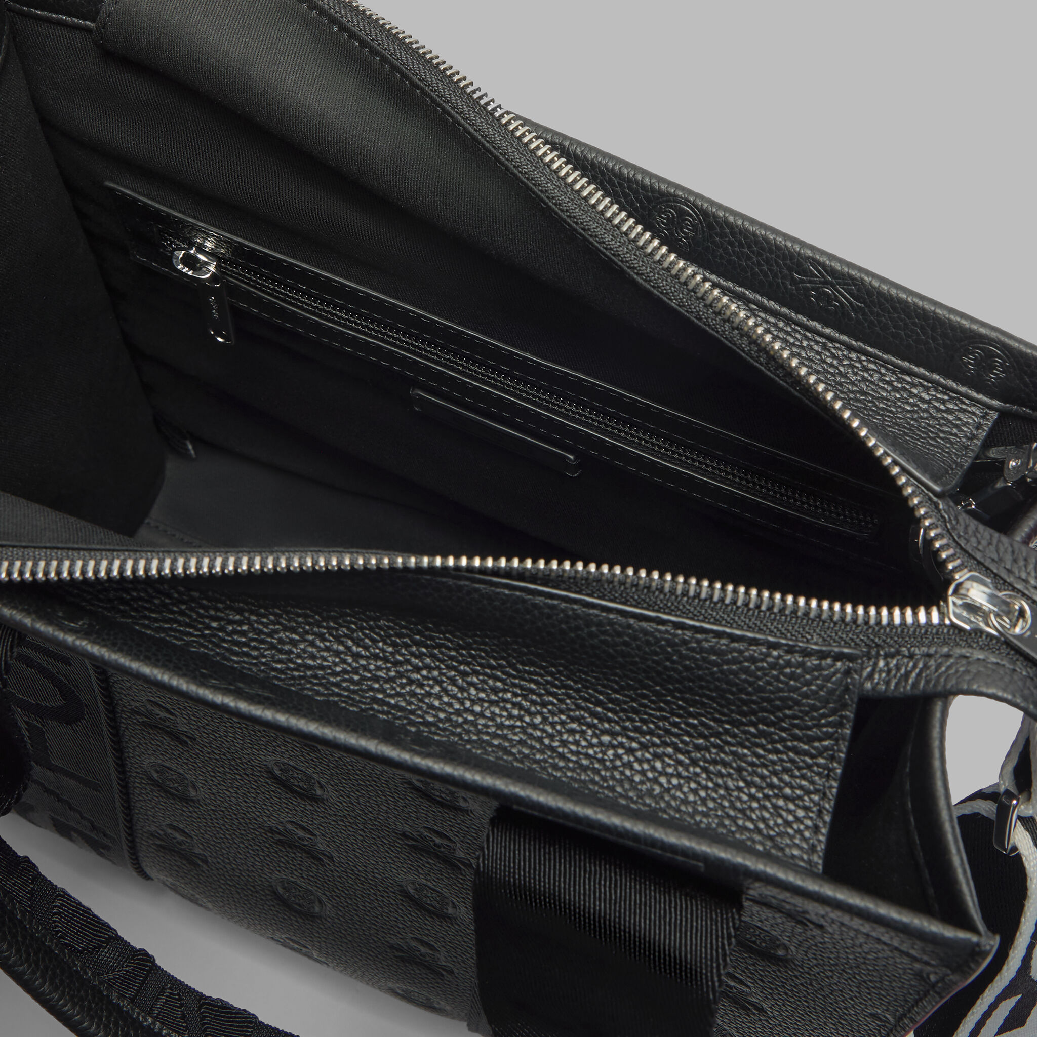 CIRCLE G'S EMBOSSED LEATHER SQUARE BAG |WOMEN'S ACCESSORIES