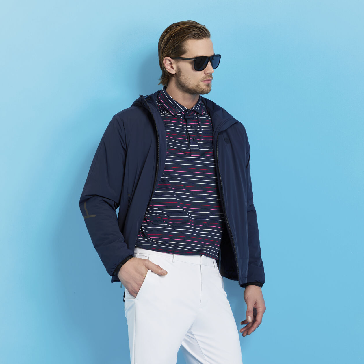 MULTI STRIPE TECH PIQUÉ PERFORMANCE POLO