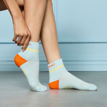 WOMEN'S PRAY FOR BIRDIES QUARTER SOCK