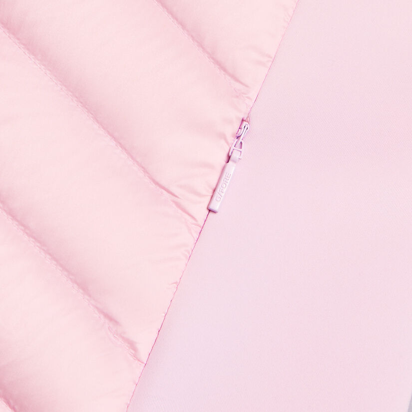 V-DOWN QUILTED STRETCH TECH INTERLOCK VEST image number 5