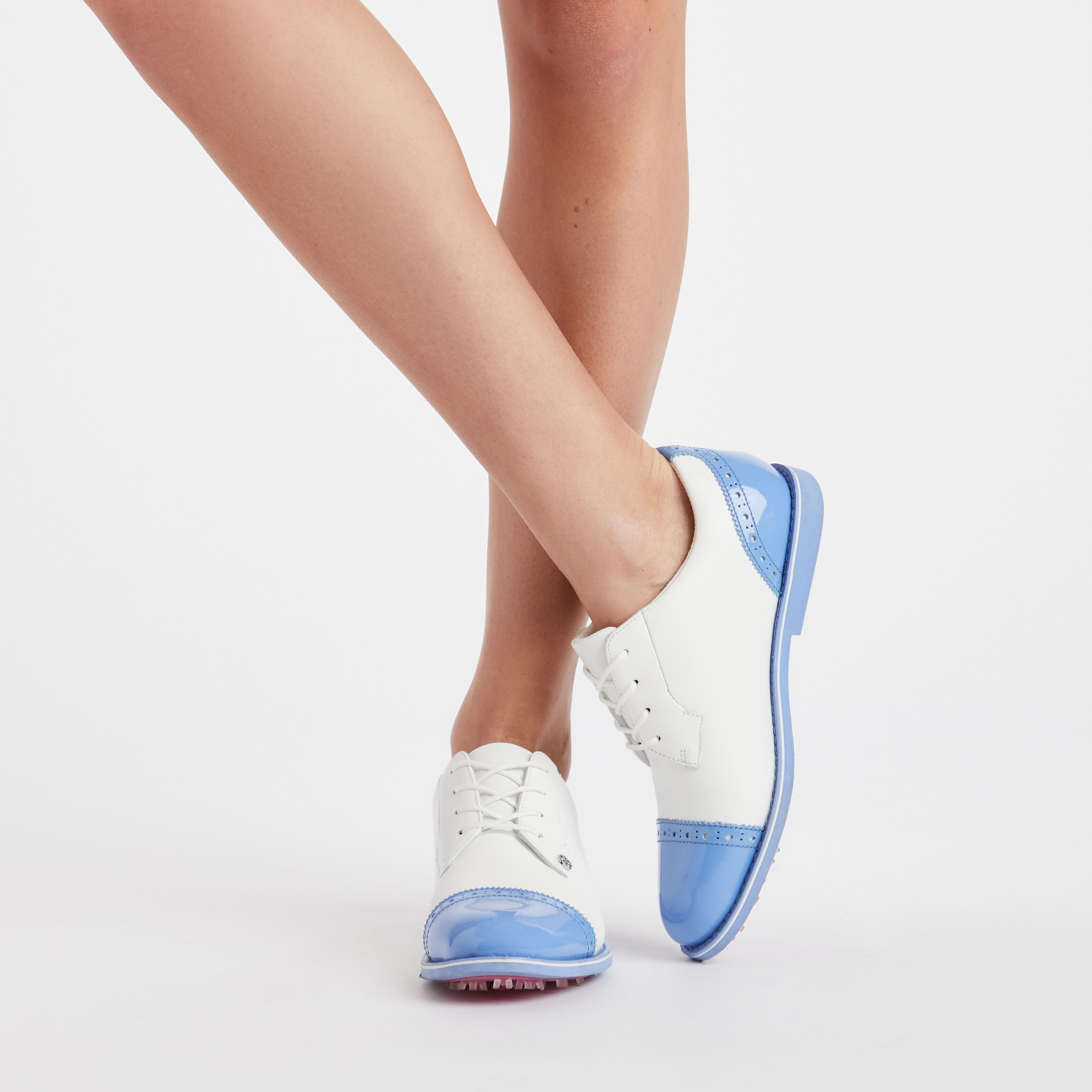 Women's cap best sale toe sneakers