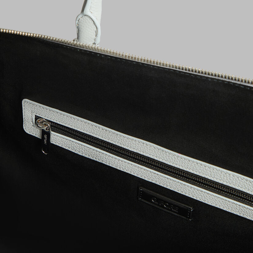 EMBOSSED SKULL & TEES LEATHER WEEKENDER image number 5